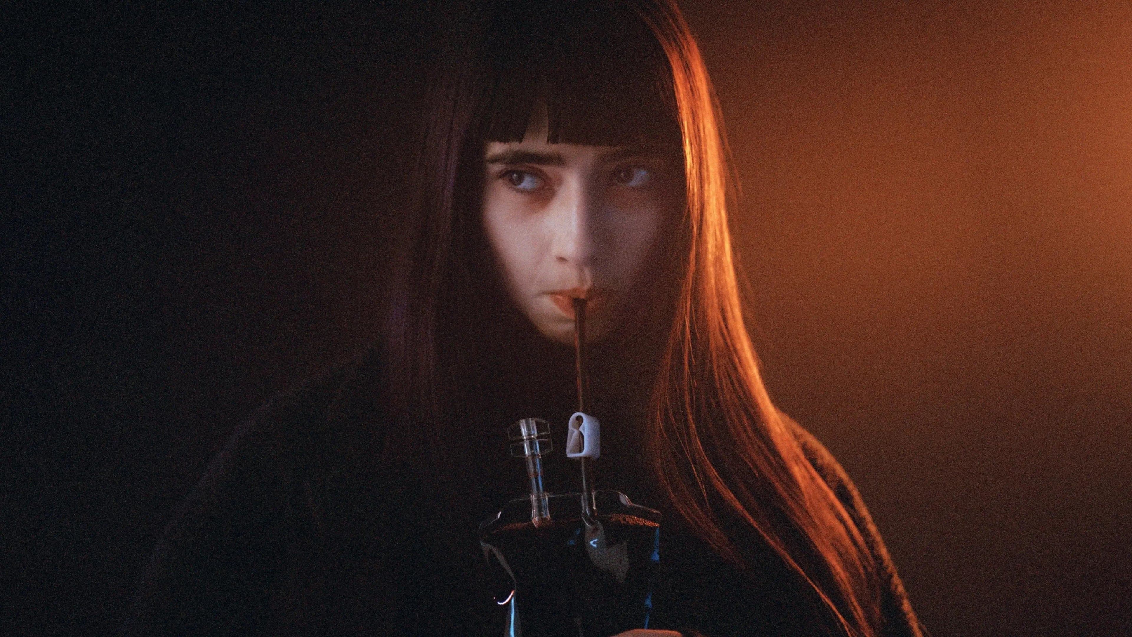 Póster oficial de la película Vampira humanista busca suicida en alta calidad HD 4K