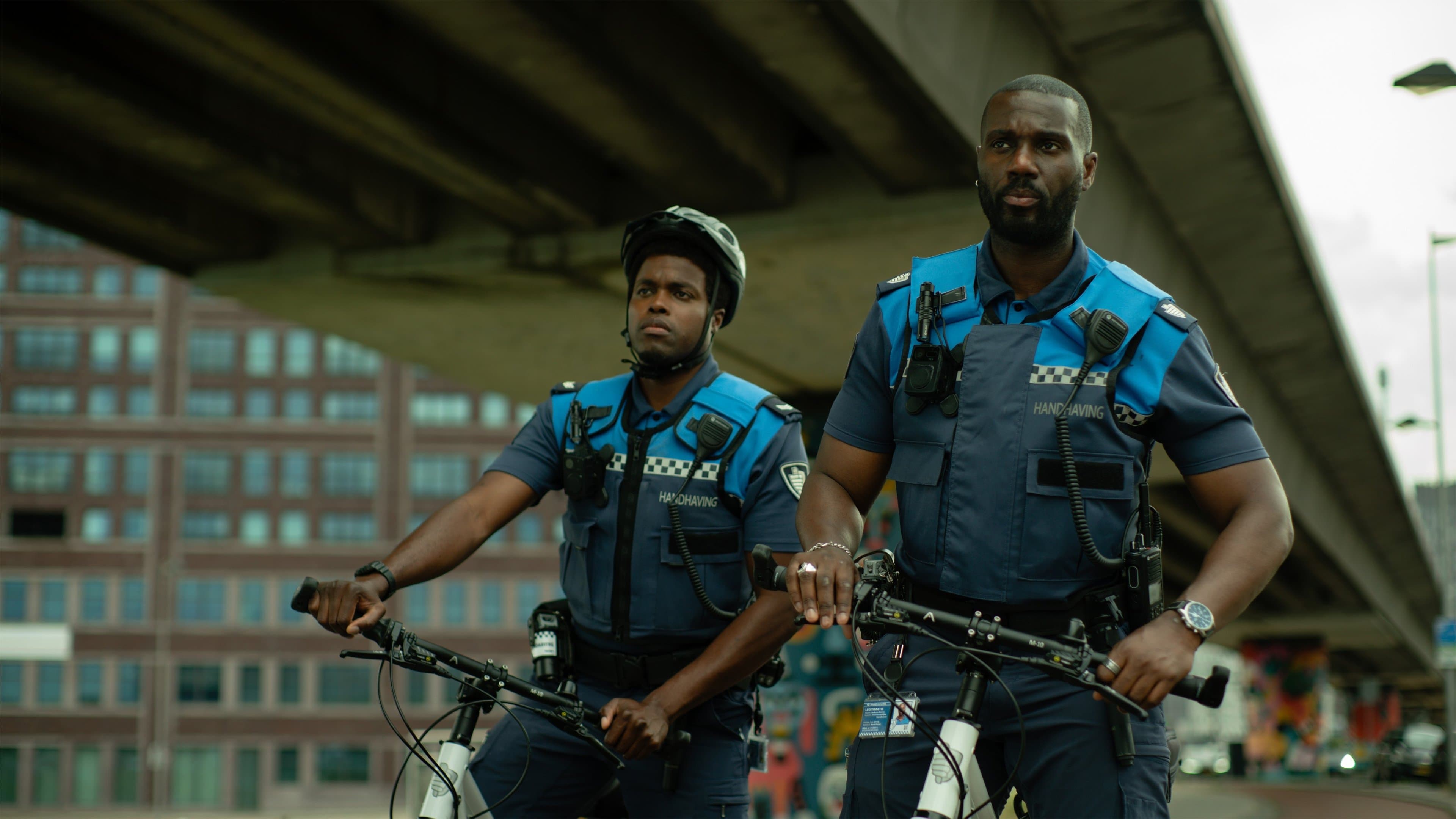 Póster oficial de la película Almost Cops en alta calidad HD 4K