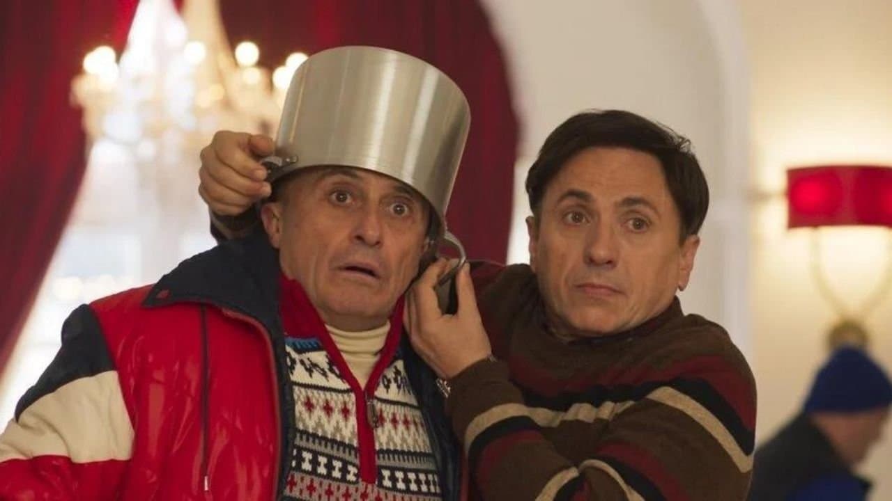 Póster oficial de la película El hotel de los líos. García y García 2 en alta calidad HD 4K