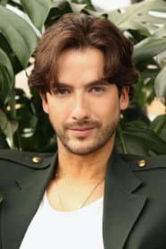 Foto del actor Carlos Torres