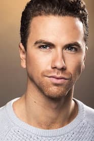 Foto del actor Richard Fleeshman