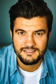 Foto del actor Charlie Costillas