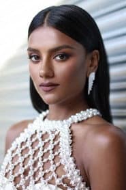 Foto del actor Simone Ashley