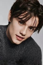 Foto del actor Louis Partridge