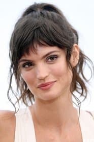 Foto del actor Charlbi Dean