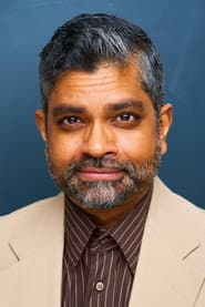Foto del actor Kenneth Maharaj