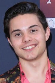 Foto del actor Zach Callison