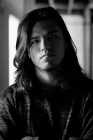 Foto del actor Víctor Estrada