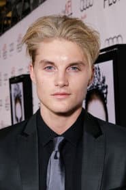 Foto del actor Toby Hemingway