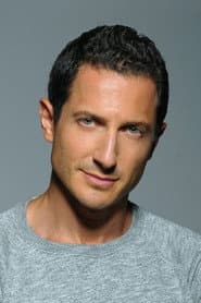 Foto del actor Sasha Roiz