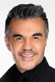 Foto del actor Adrián Uribe