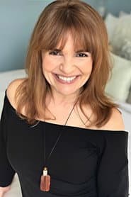 Foto del actor Julie Maddalena