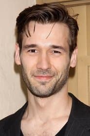 Foto del actor John Behlmann