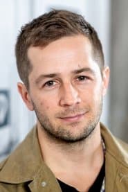Foto del actor Michael Angarano