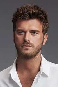 Foto del actor Kıvanç Tatlıtuğ