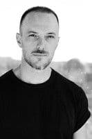 Foto del actor James Lafazanos