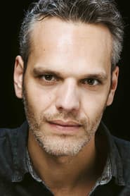 Foto del actor Tony Corvillo