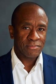 Foto del actor Lucian Msamati
