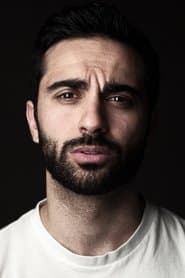 Foto del actor Lee Majdoub