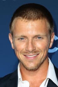 Foto del actor Charlie Bewley